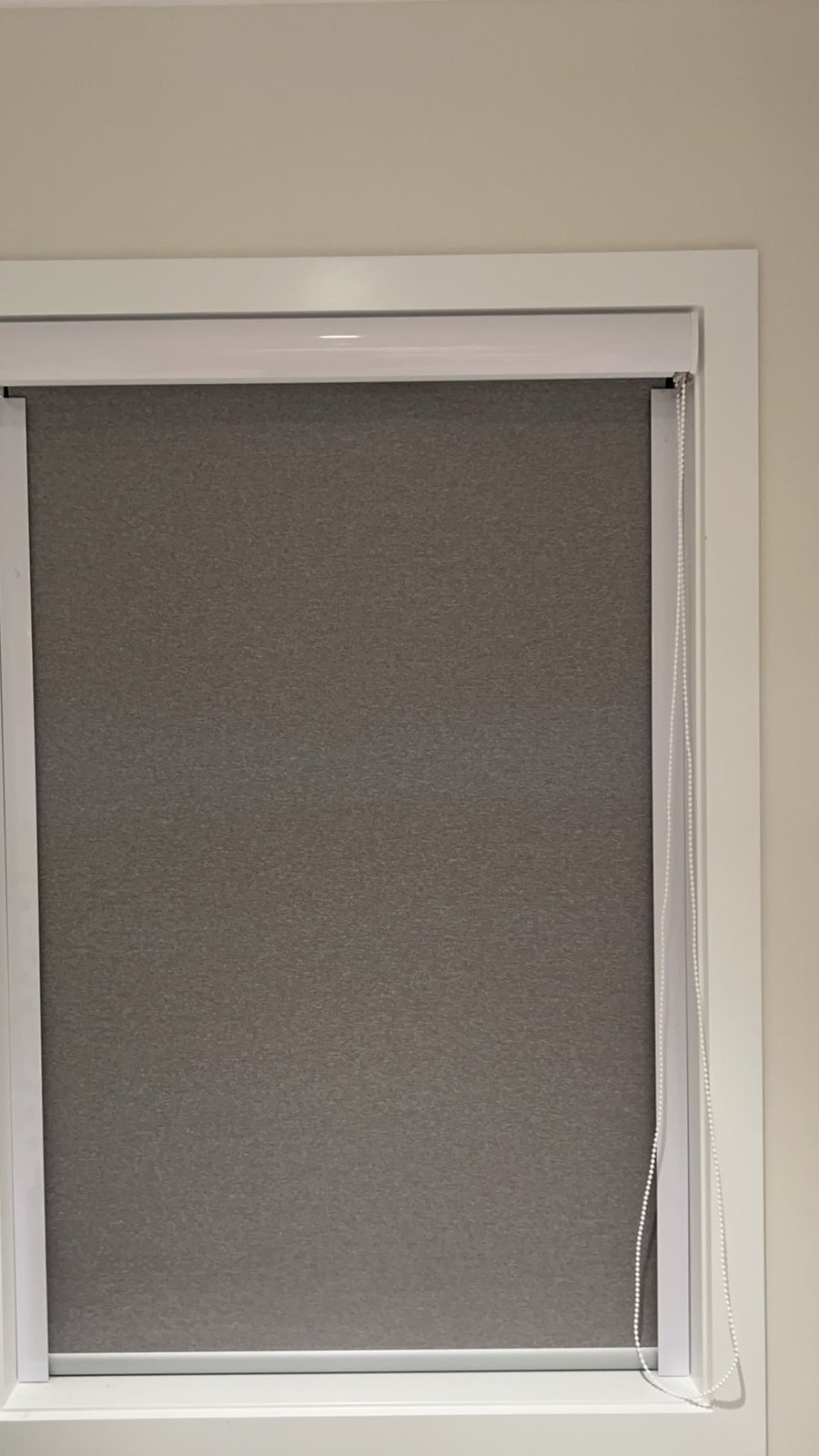 Blockout roller blind with light-block side channels