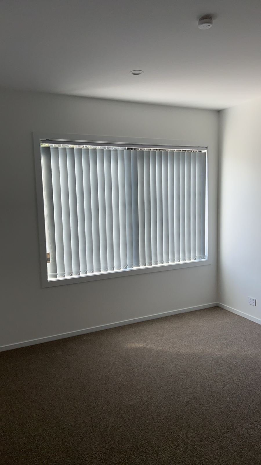 Vertical blinds installation